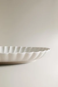 SCALLOPED PORCELAIN SERVING DISH