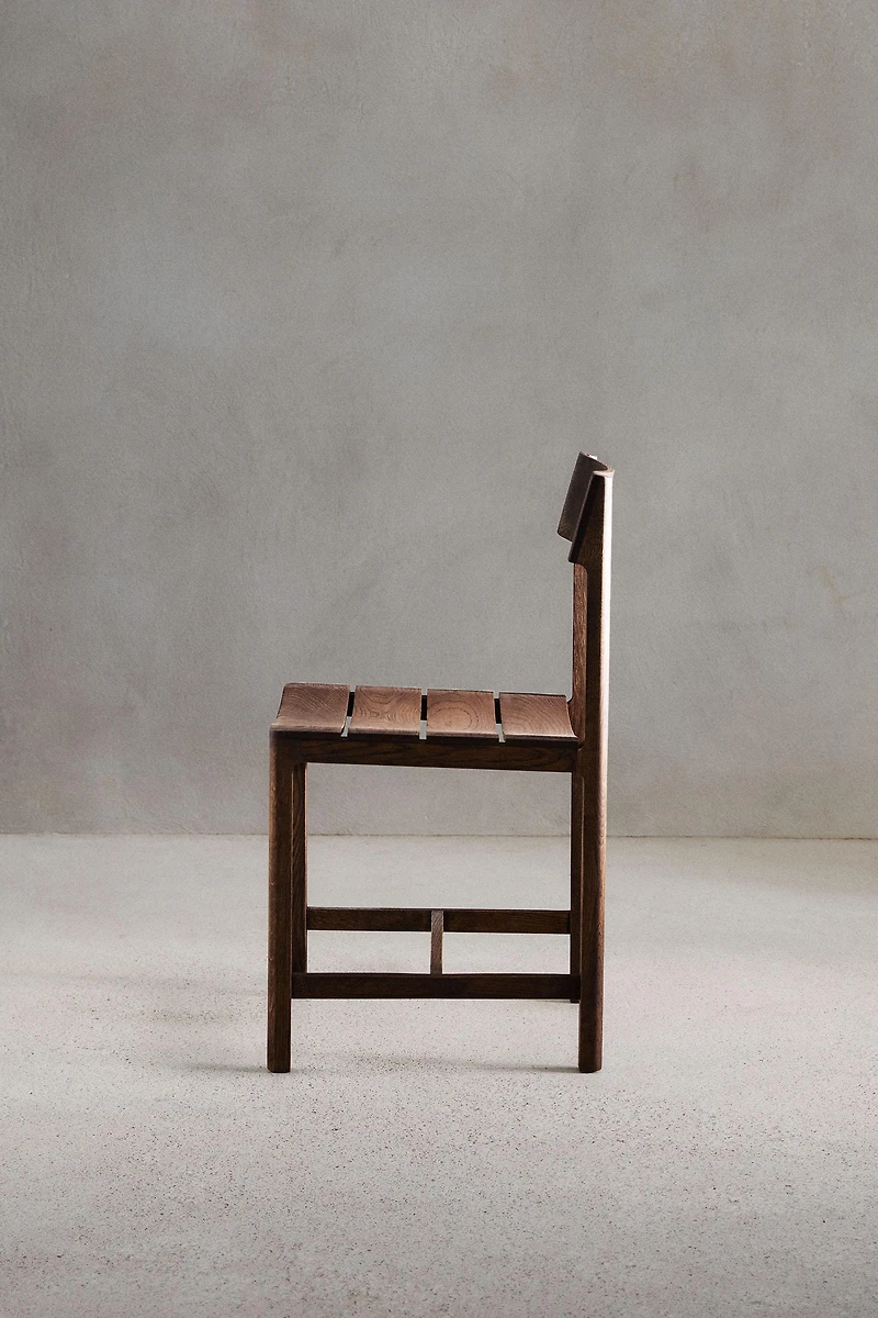CHAIR 04