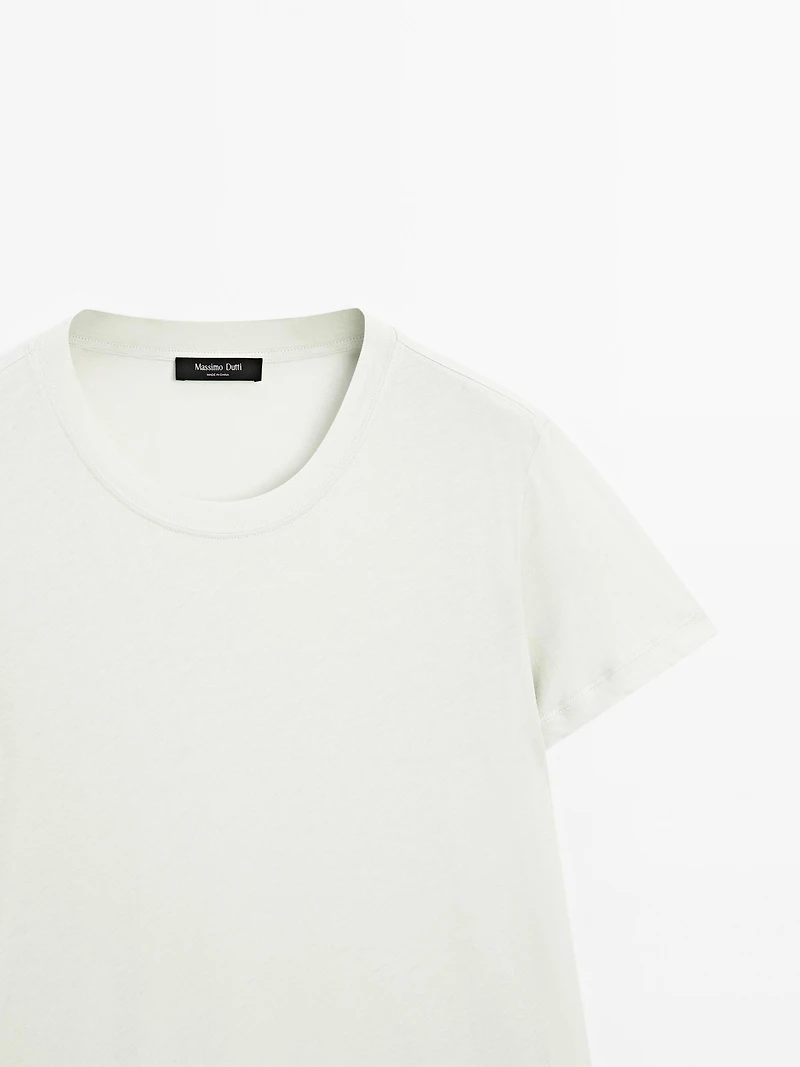 Lightweight short sleeve T-shirt