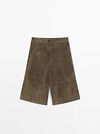 Bermuda long en cuir finition daim