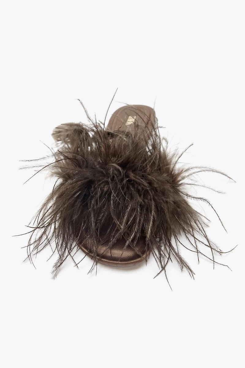 FEATHER FLAT SANDALS
