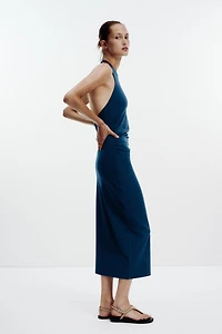 ROBE HALTER DRAPÉE