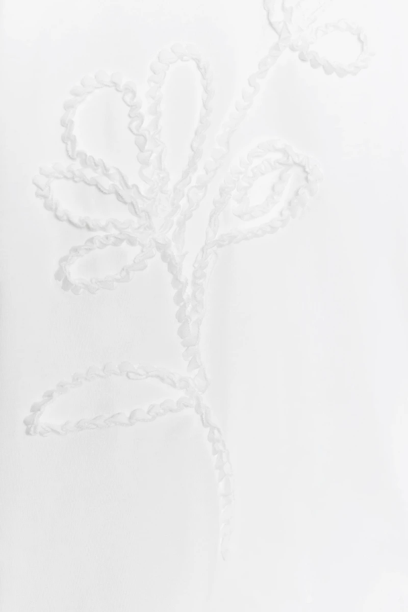RAISED FLOWER T-SHIRT