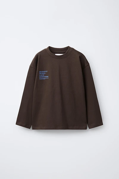 CONTRASTING TEXT PRINT T-SHIRT