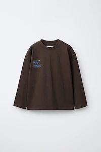 CONTRASTING TEXT PRINT T-SHIRT