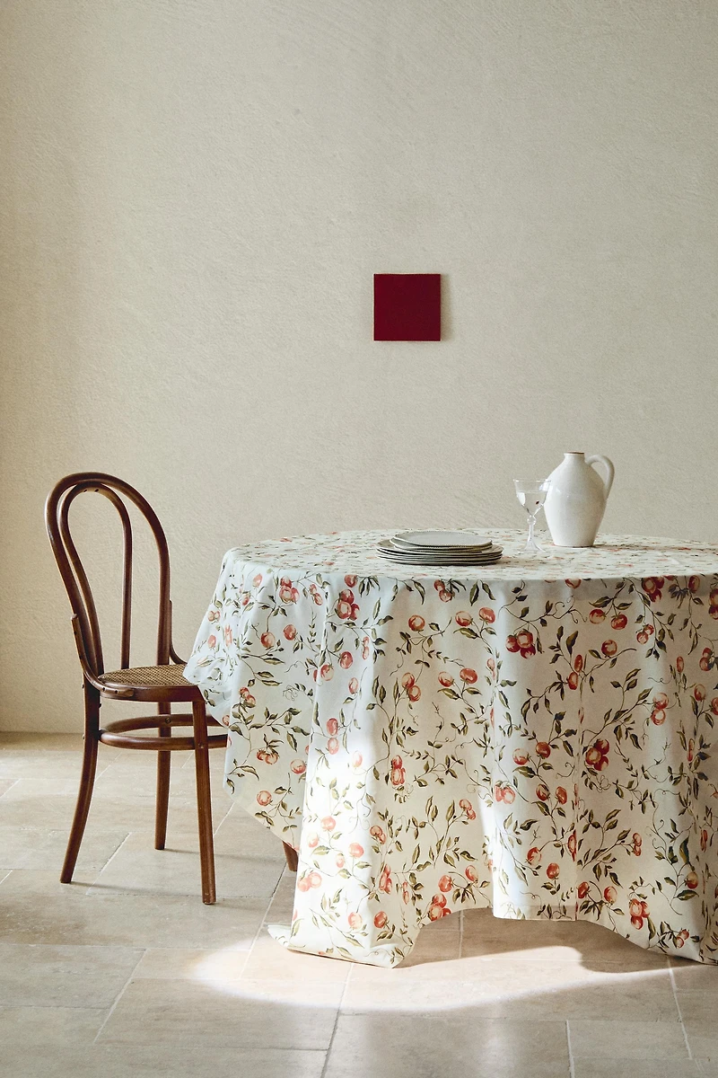 TOMATO PRINT TABLECLOTH