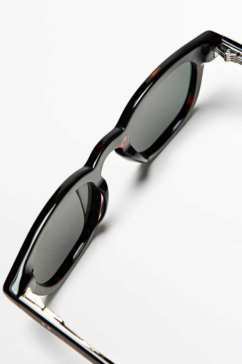 Round sunglasses