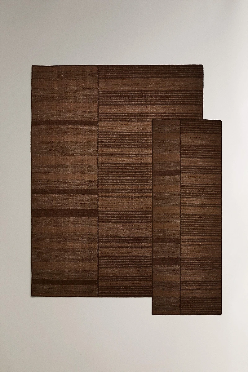 WOOL AREA RUG WITH CONTRASTING LINES