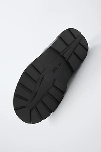 CHELSEA BOOTS