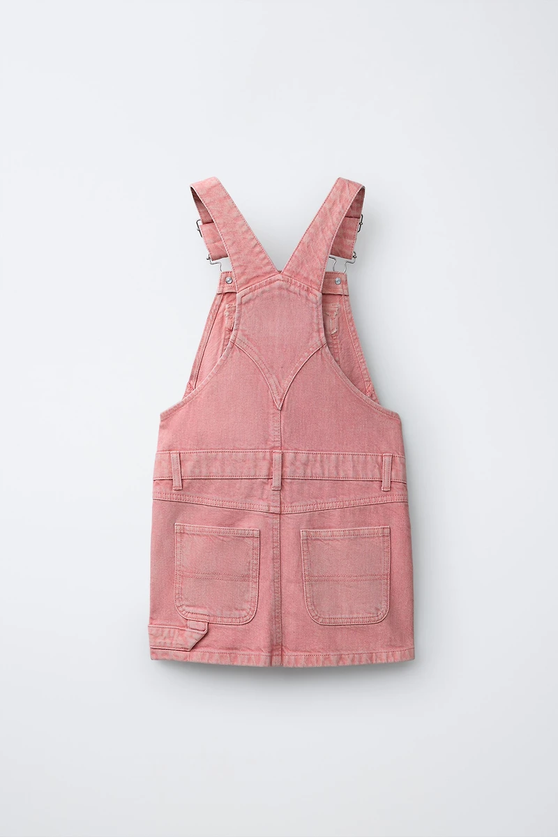ROBE-SALOPETTE À PATCHS