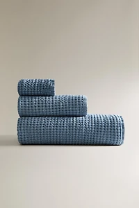 CHUNKY WAFFLE-KNIT BATH TOWEL