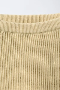 PANTS WITH CONTRASTING PIPING