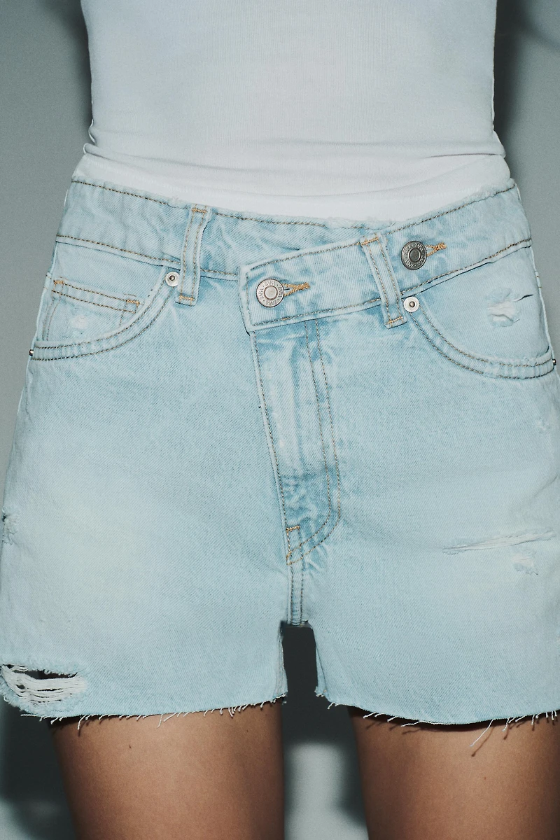 HIGH-WAISTED CROSS-WAIST TRF MOM FIT DENIM SHORTS