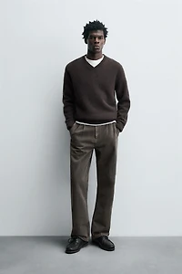 PLEATED STRAIGHT FIT JEANS