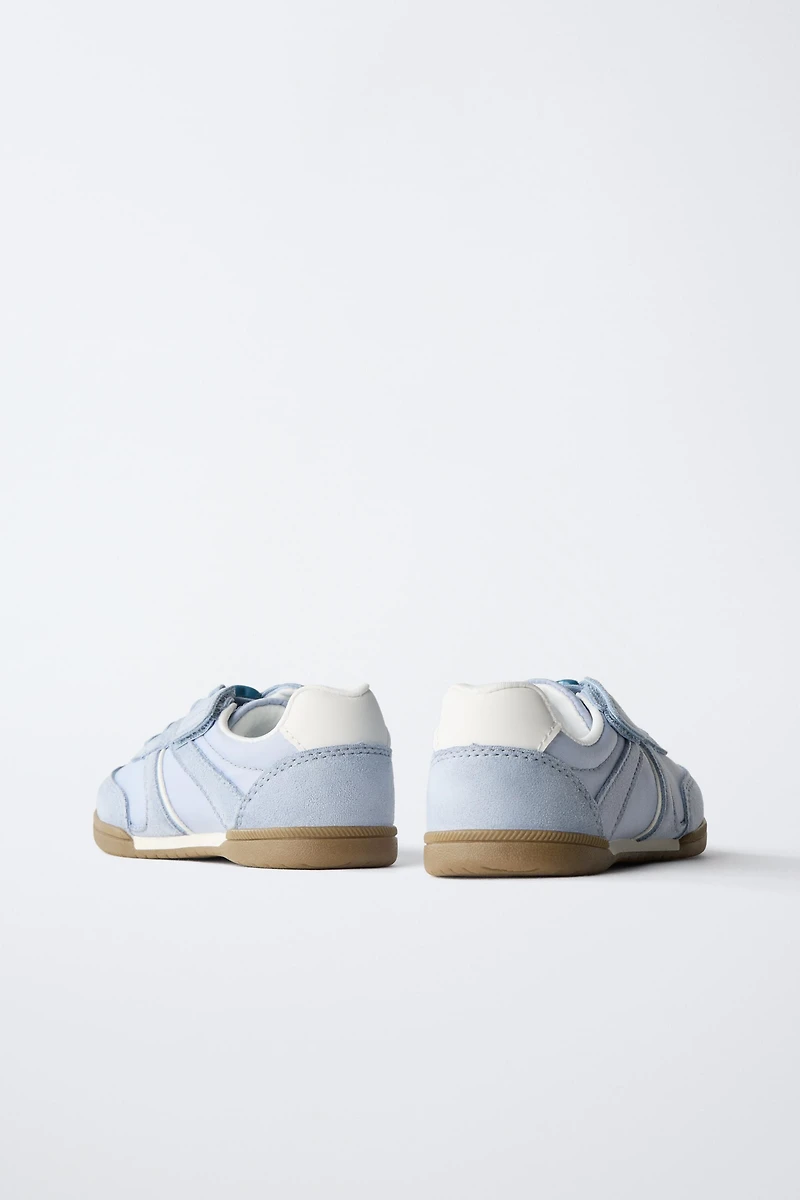 RETRO SNEAKERS