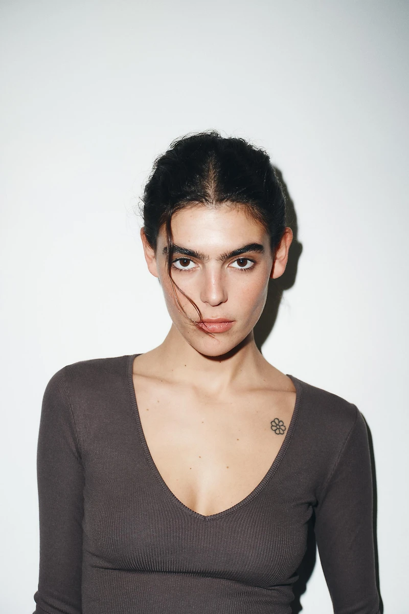LONG SLEEVE RIBBED TOP