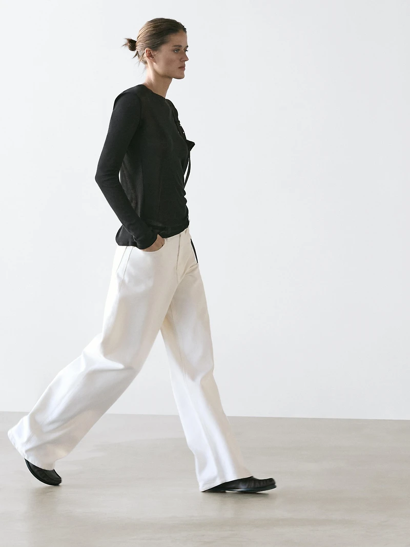 100% cotton semi-sheer T-shirt with collar detail