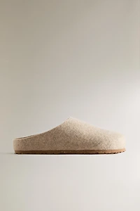 MINIMALIST FELT CLOGS