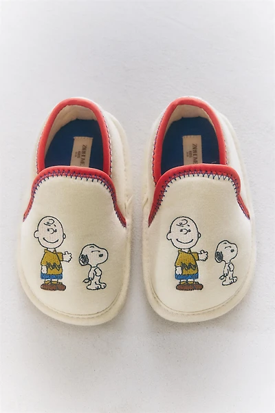 CHILDREN’S PEANUTS™ SLIPPERS