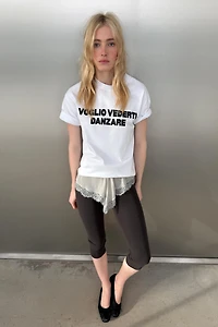 T-SHIRT AVEC INSCRIPTION SUR LE DEVANT