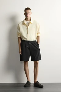 TEXTURED JOGGER SHORTS