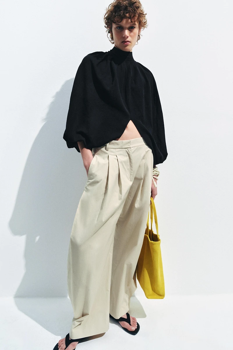 FINE KNIT CAPE TOP