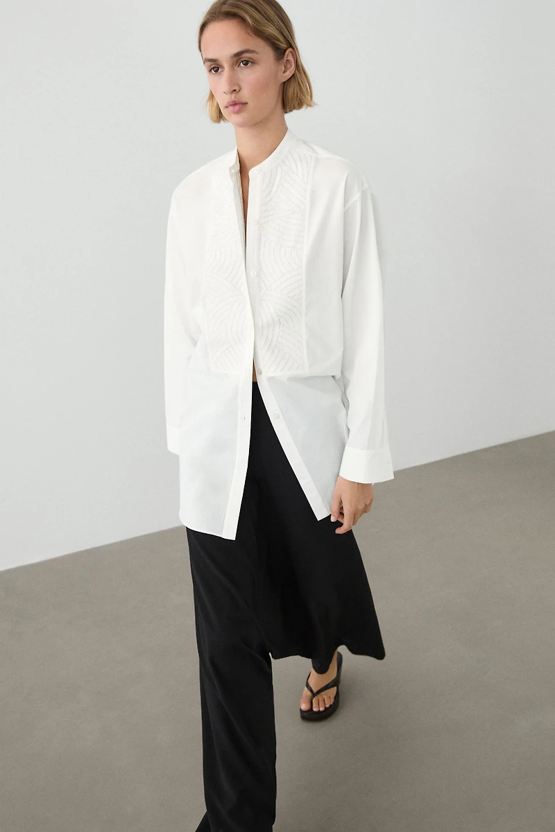 100% cotton poplin shirt with embroidered bib