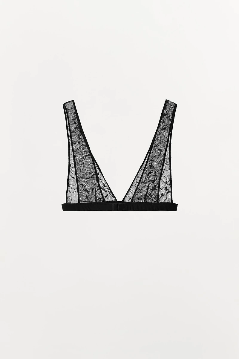 LACE TRIANGLE BRALETTE