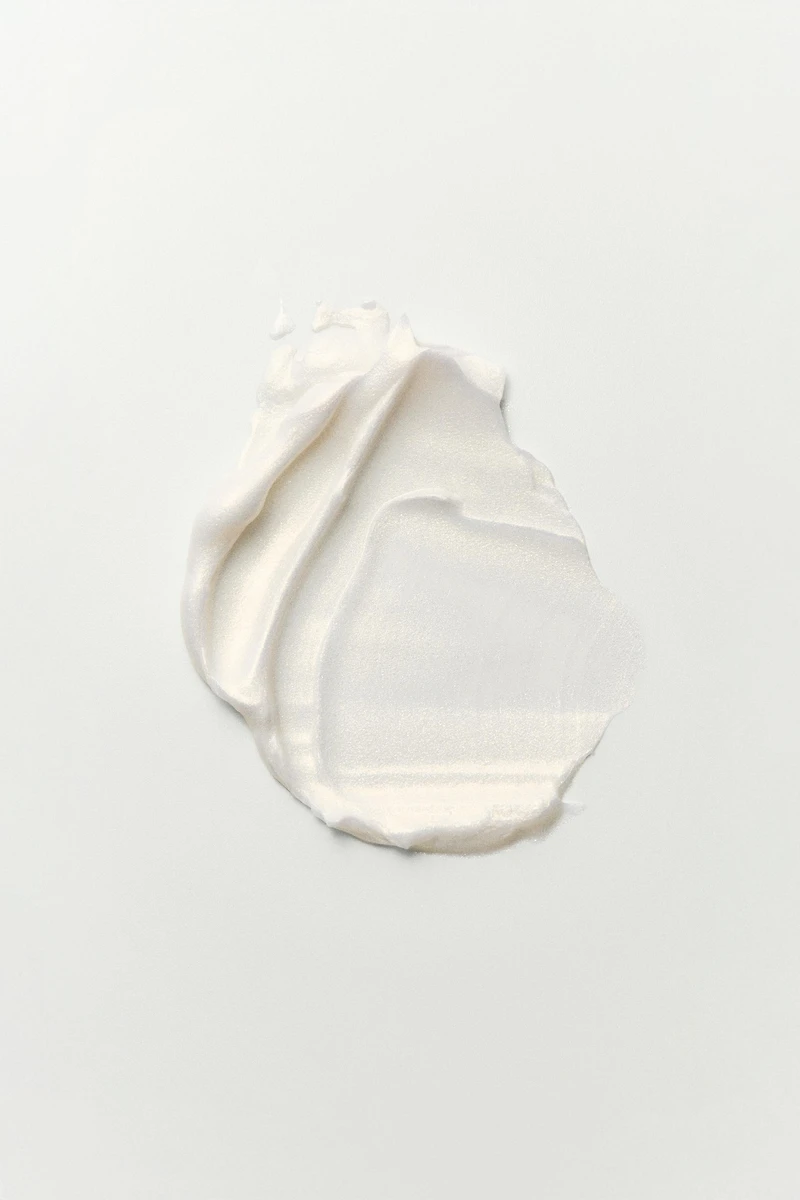 RED ZARA TEMPTATION BODY GLITTER CREAM 100ML (3.4 FL. OZ).