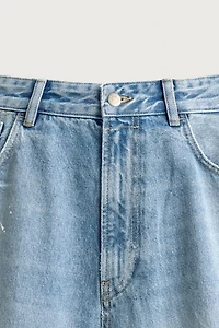 RIPPED BAGGY FIT JEANS
