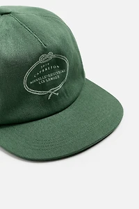 CASQUETTE DÉLAVÉE AVEC IMPRIMÉ COMBINÉ