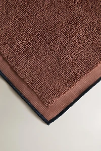 COTTON OVERLOCK BATH TOWEL