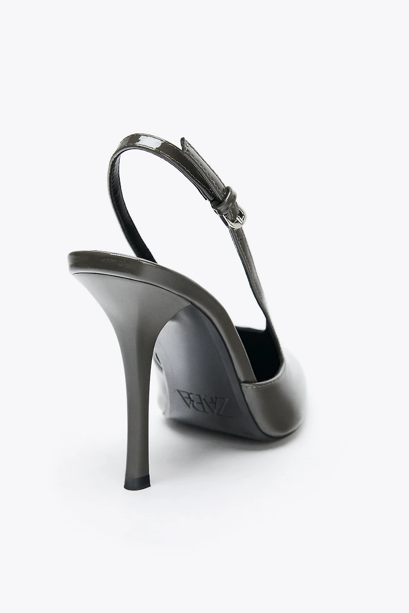 CHAUSSURES OUVERTES À L'ARRIÈRE EFFET VERNI
