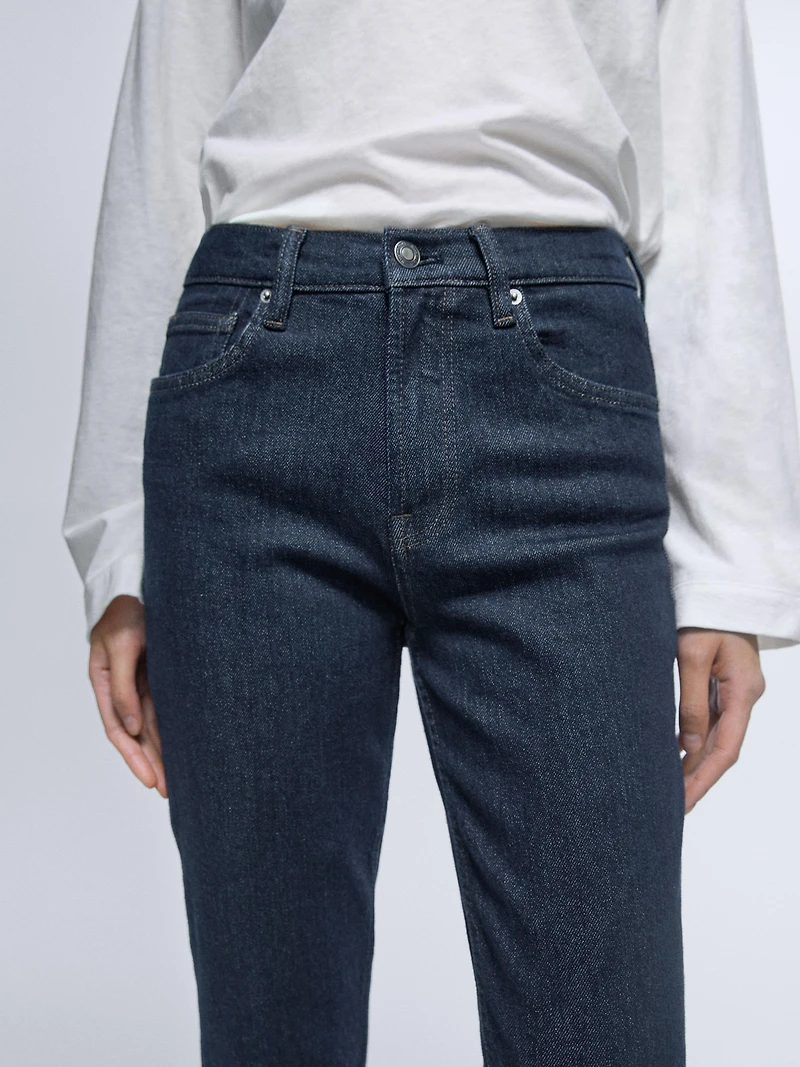 Mid-rise cropped slim fit jeans