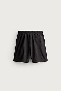 TEXTURED JOGGER SHORTS