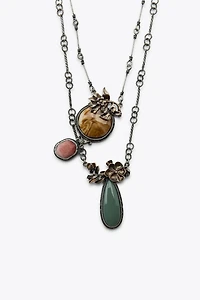 PACK OF 2 FLOWER AND STONE NECKLACES