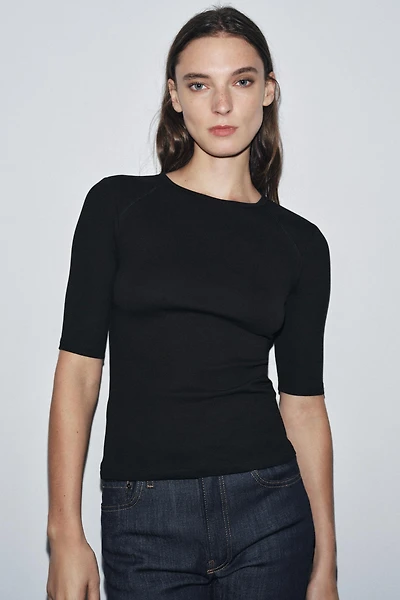 RIBBED T-SHIRT