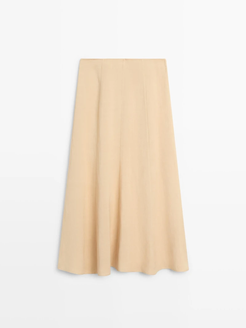 Flowing flared skirt