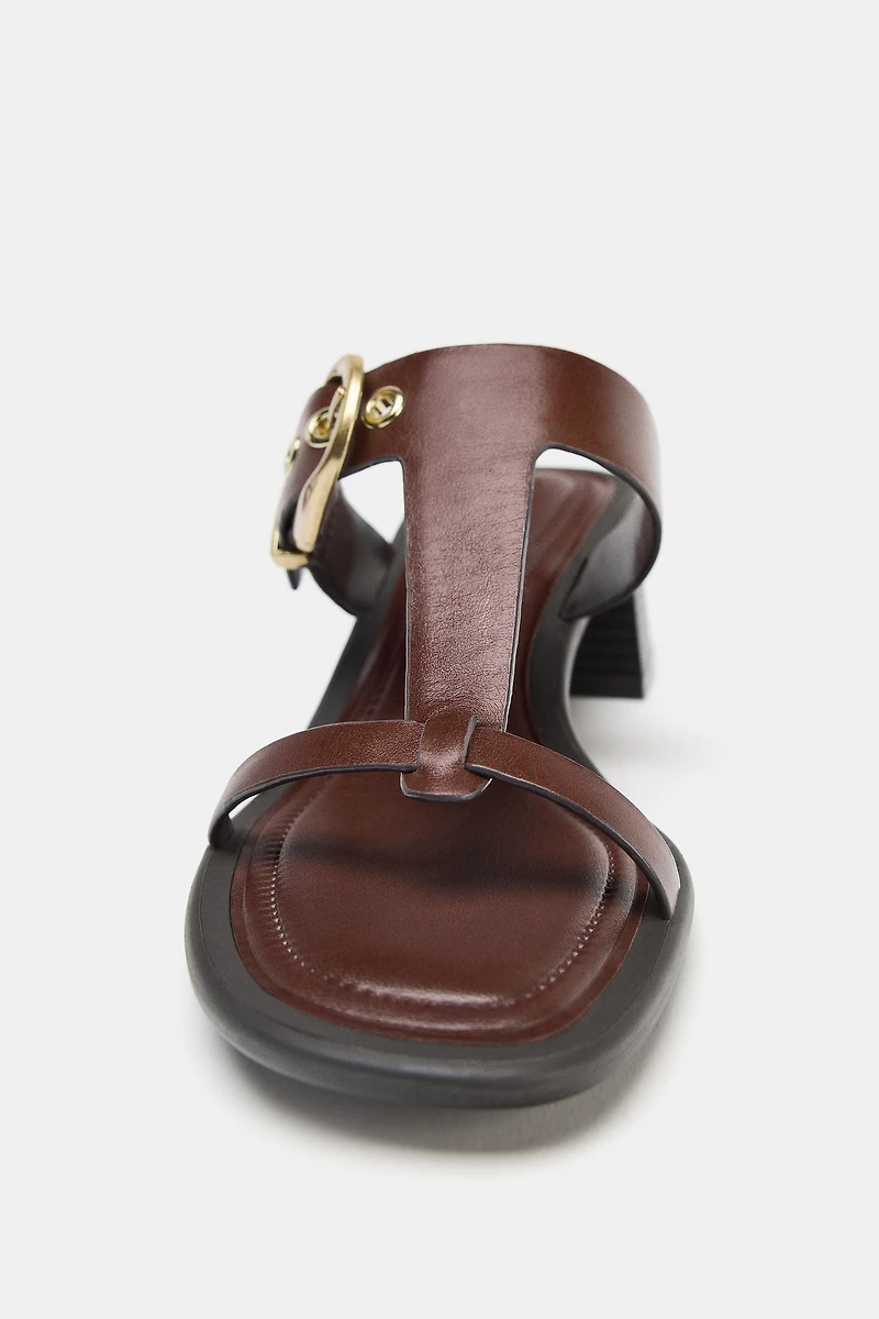 WIDE HEELED LEATHER SANDALS