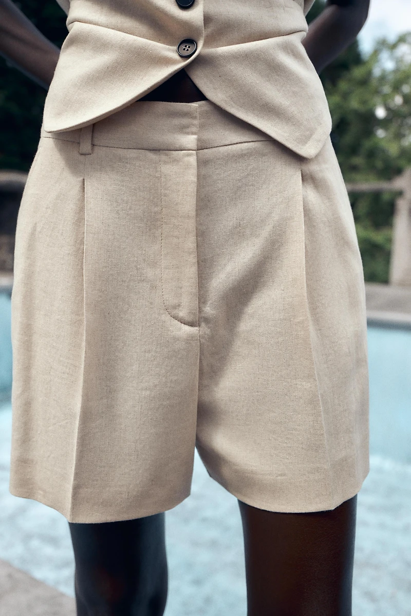 HIGH-WAISTED LINEN SHORTS