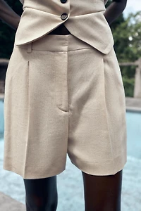 HIGH-WAISTED LINEN SHORTS