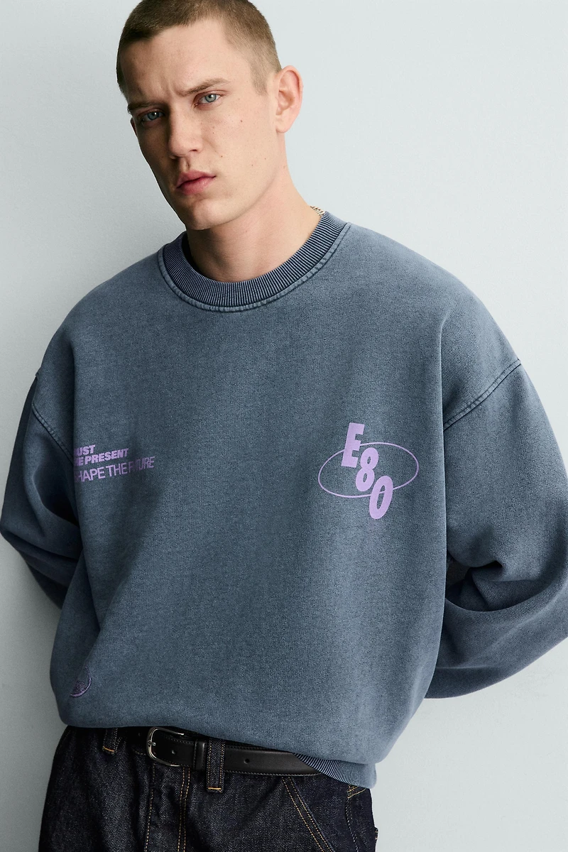 WASHED SWEATSHIRT WITH PRINTED TEXTS