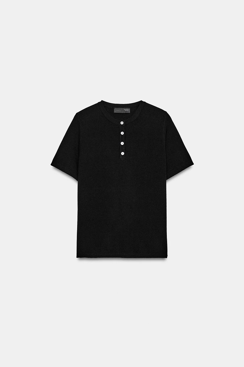 KNIT BUTTON-FRONT TOP