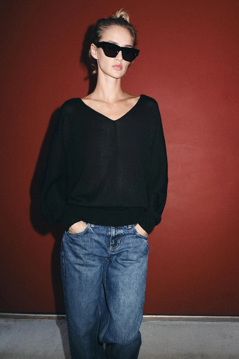 V-NECK KNIT JUMPER