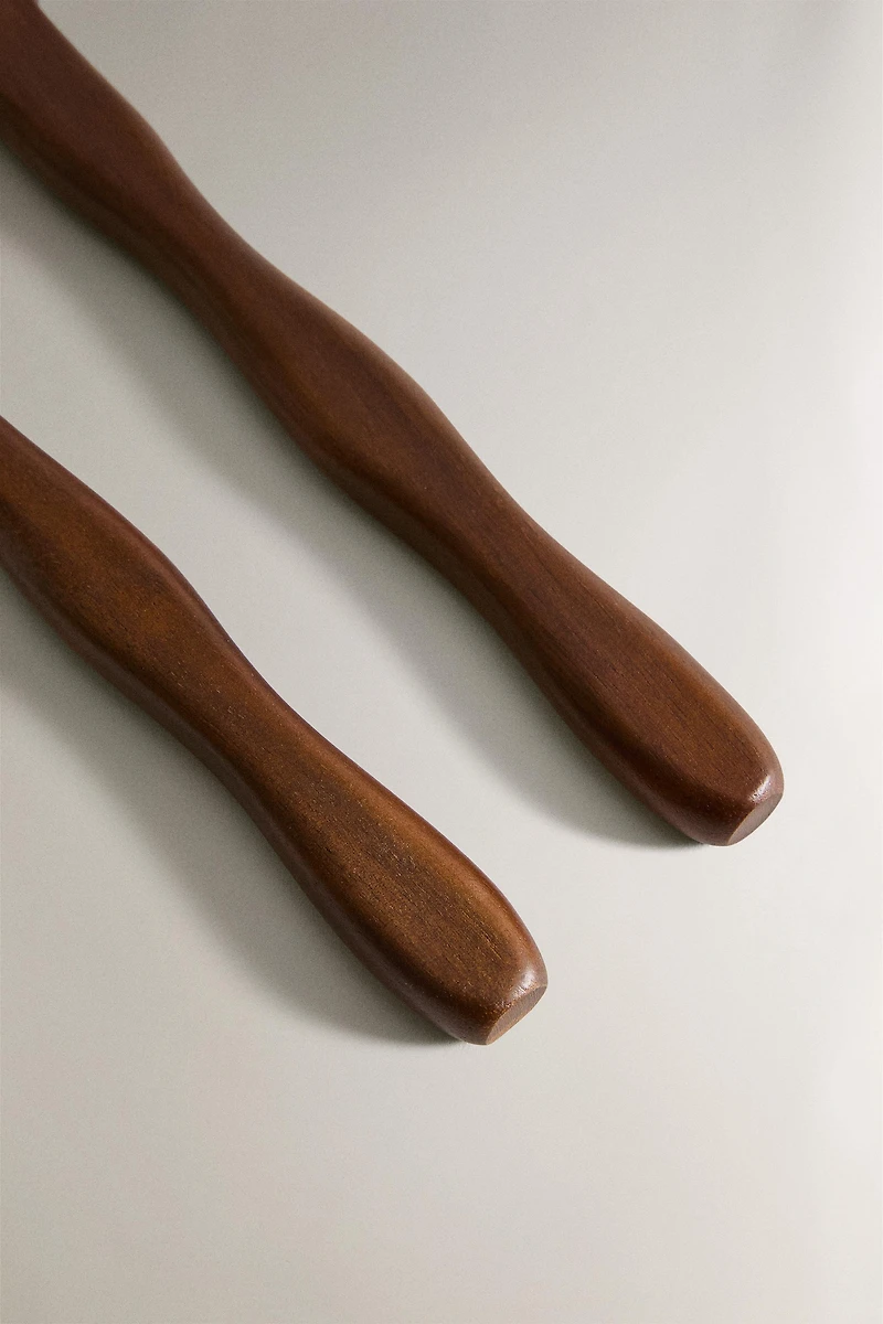 SCALLOPED SERVERS (SET OF 2)