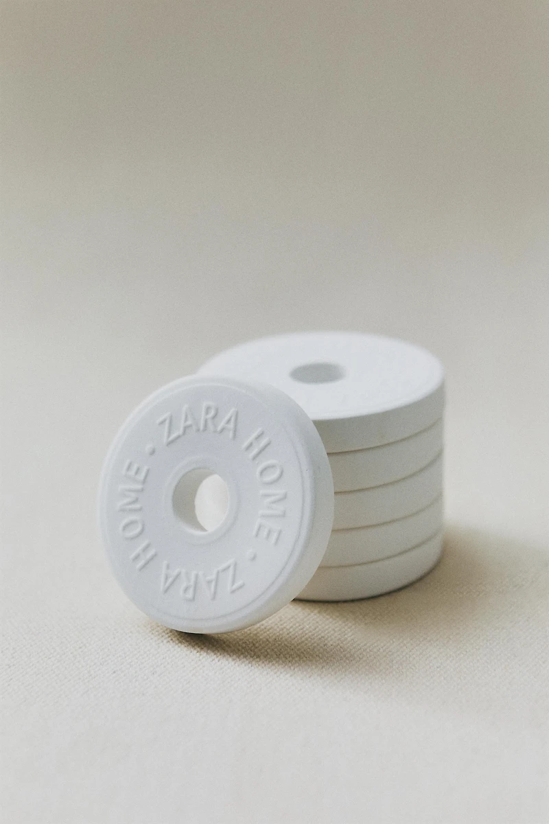 LOT DE CÉRAMIQUES PARFUMÉES WHITE POWDERY (LOT DE 6)