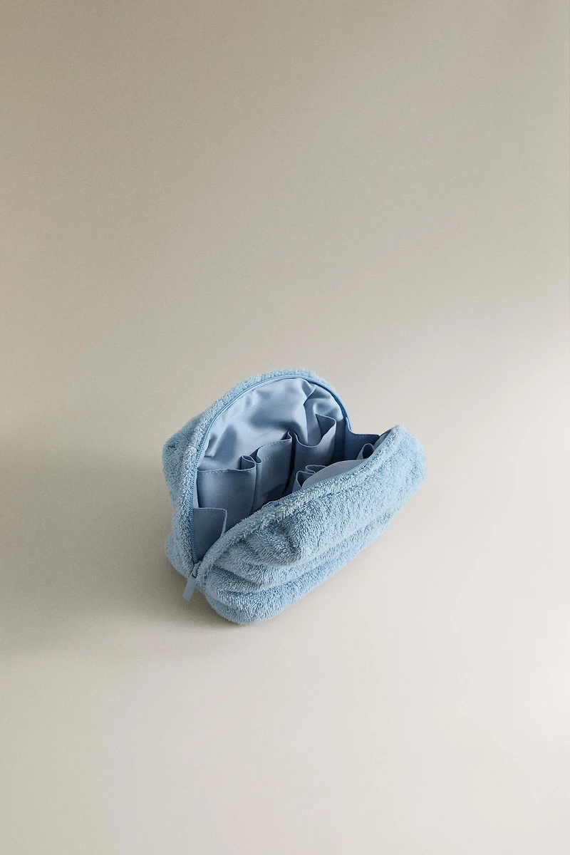 MEDIUM TOWEL MAKEUP BAG