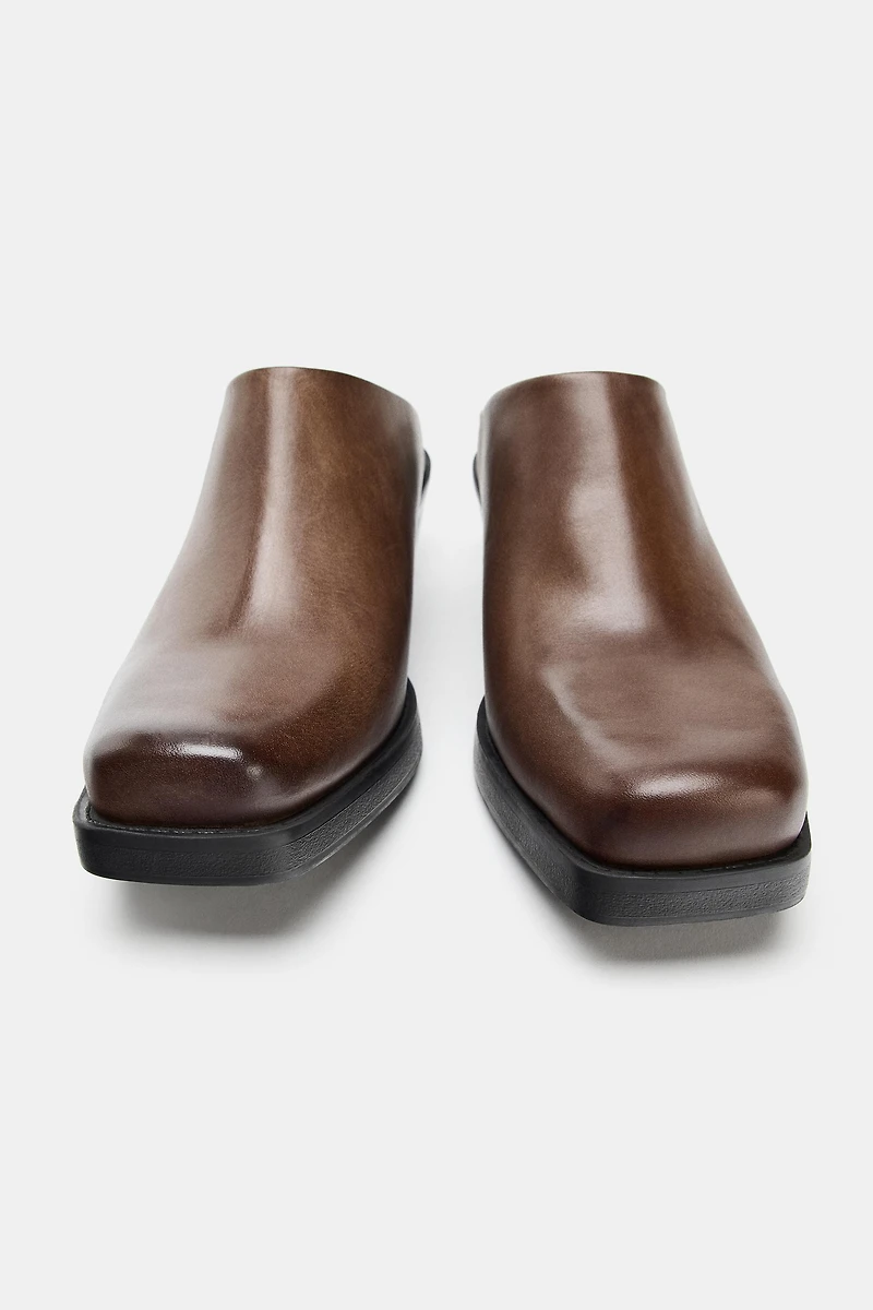 SABOTS EN CUIR EFFET VIEILLI