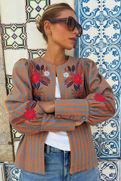 VESTE À RAYURES ET FLEURS BRODÉES