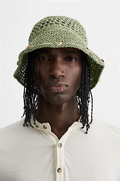 CROCHET SHELL HAT